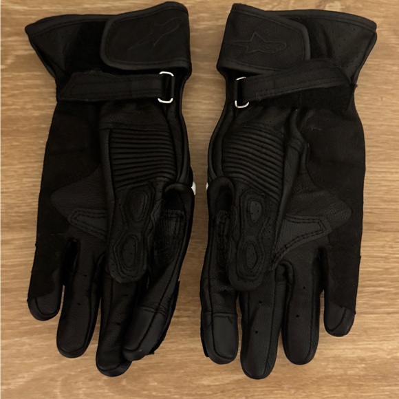 Alpinestars Black and Pink Motorcycle Gloves - Picture 2 of 4